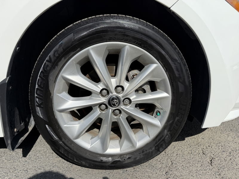Voitures Toyota Corolla LE 2021-42
