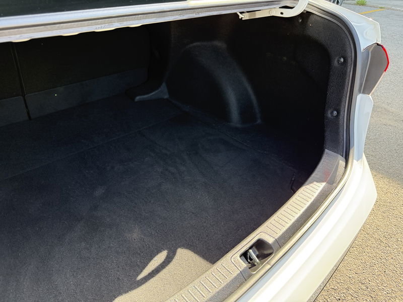 Voitures Toyota Corolla LE 2021-39