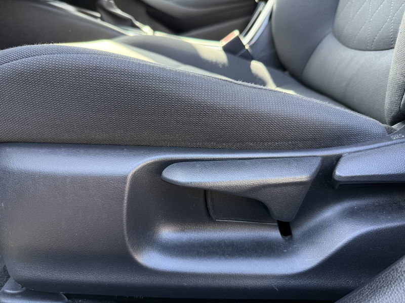 Voitures Toyota Corolla LE 2021-10