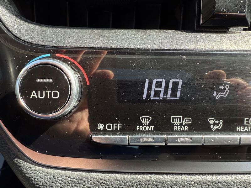 Voitures Toyota Corolla LE 2021-27