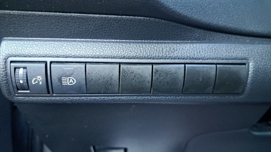 2021 Toyota Corolla LE-22