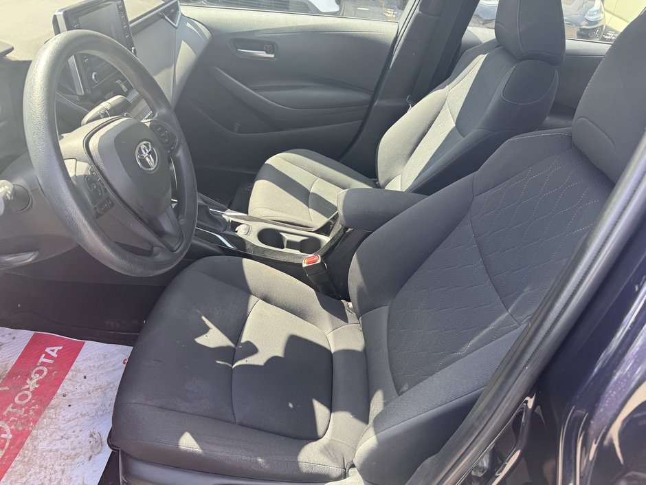 Toyota Corolla LE 2021-10