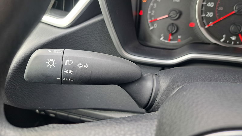 Voitures Toyota Corolla à hayon  2022-15