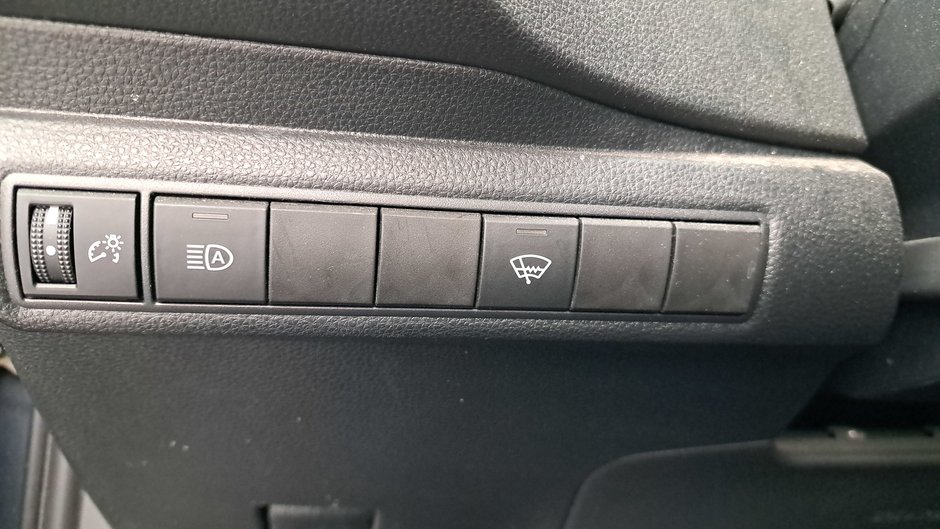 2022 Toyota Corolla LE-23