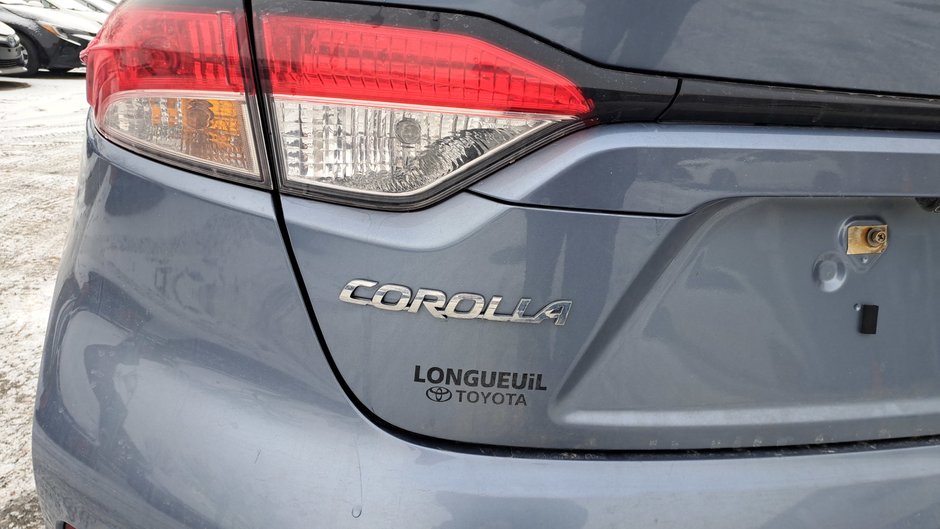 2022 Toyota Corolla LE-31