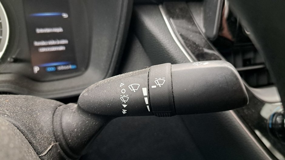 2022 Toyota Corolla LE-13