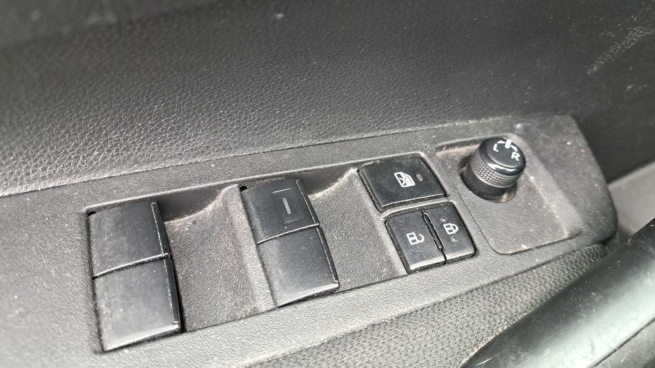 2022 Toyota Corolla LE-22