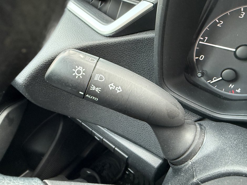 Toyota Corolla LE 2023-15