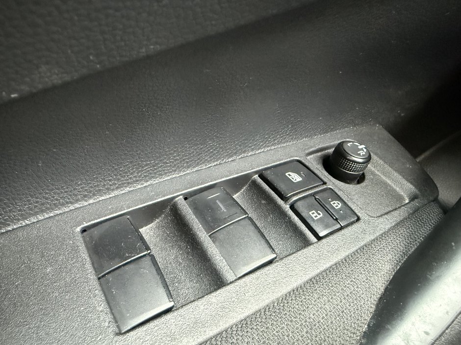 Toyota Corolla LE 2023-18