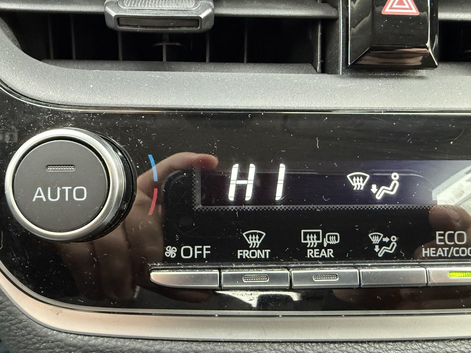 Toyota Corolla LE 2023-22