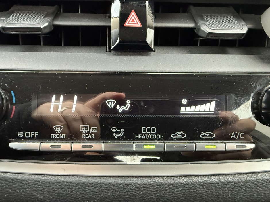 Toyota Corolla LE 2023-23