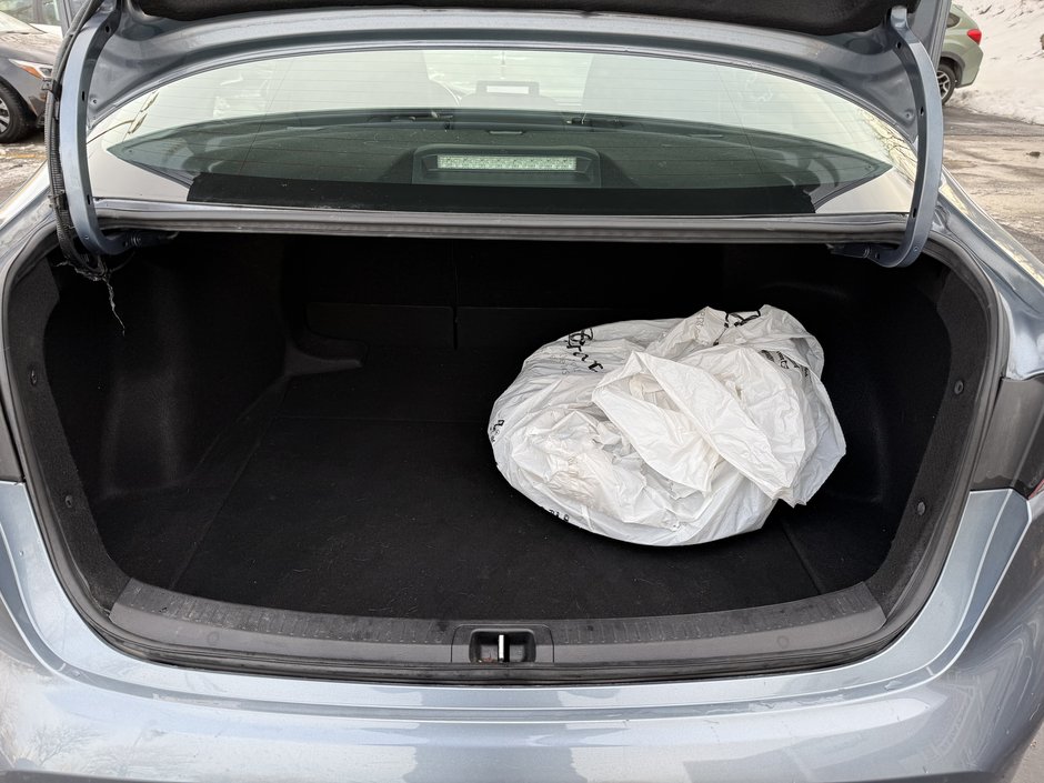 Toyota Corolla LE 2023-31