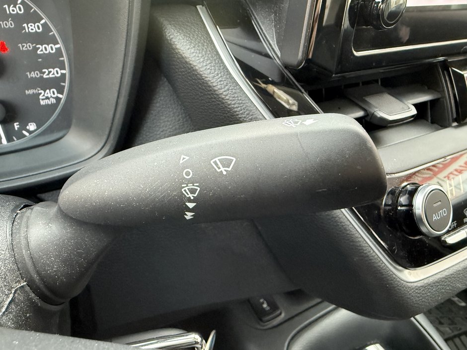 Toyota Corolla LE 2023-17