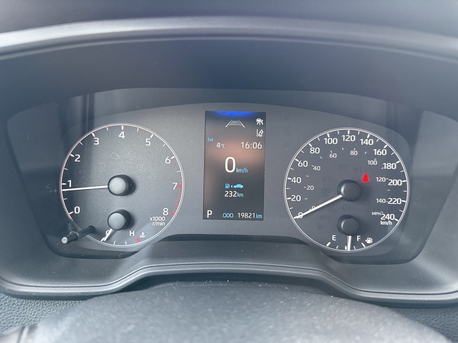 Toyota Corolla LE 2023-13