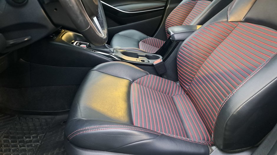 Toyota Corolla XSE CVT 2023-7