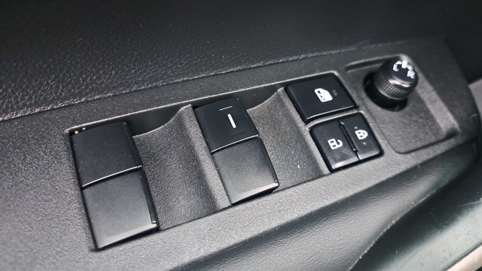 Toyota Corolla XSE CVT 2023-20