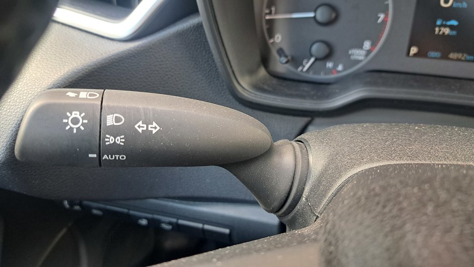 Toyota Corolla  2023-15