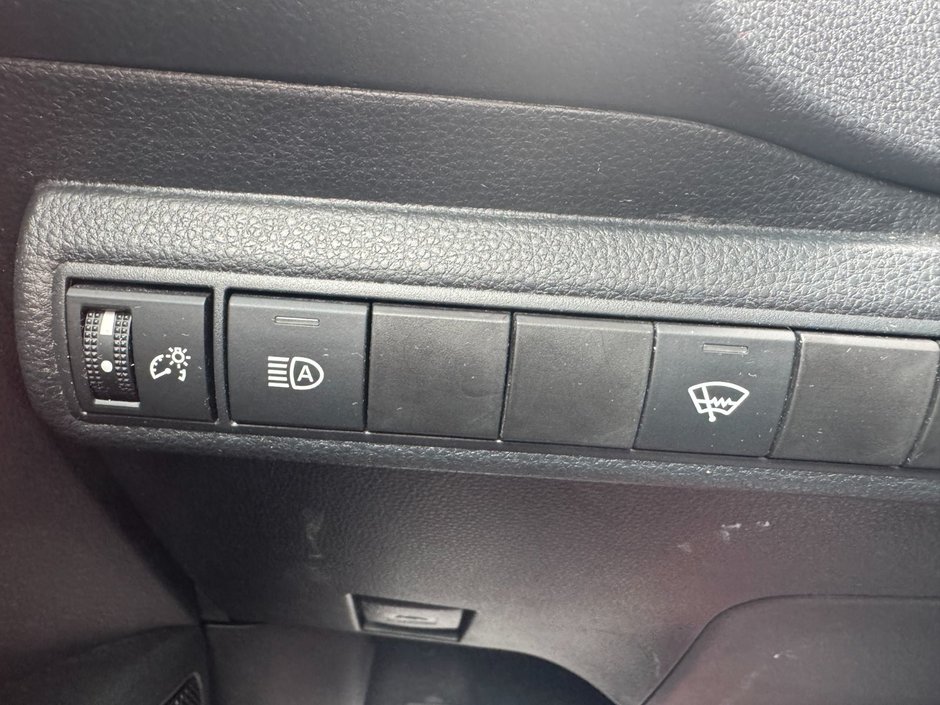 Toyota Corolla LE 2024-15