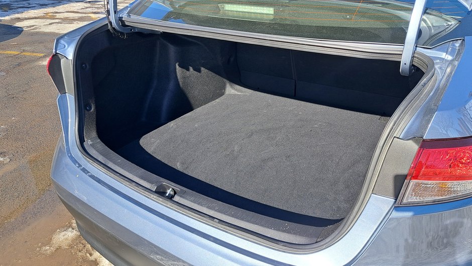 2025 Toyota Corolla AWD Hybrid LE-29