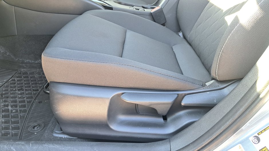 2025 Toyota Corolla AWD Hybrid LE-6