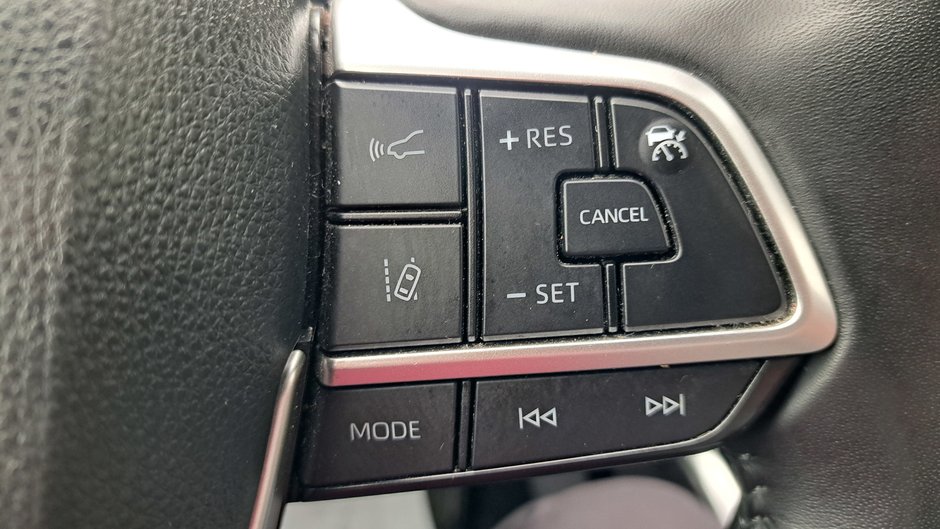 Toyota Highlander Hybrid LE 2023-12