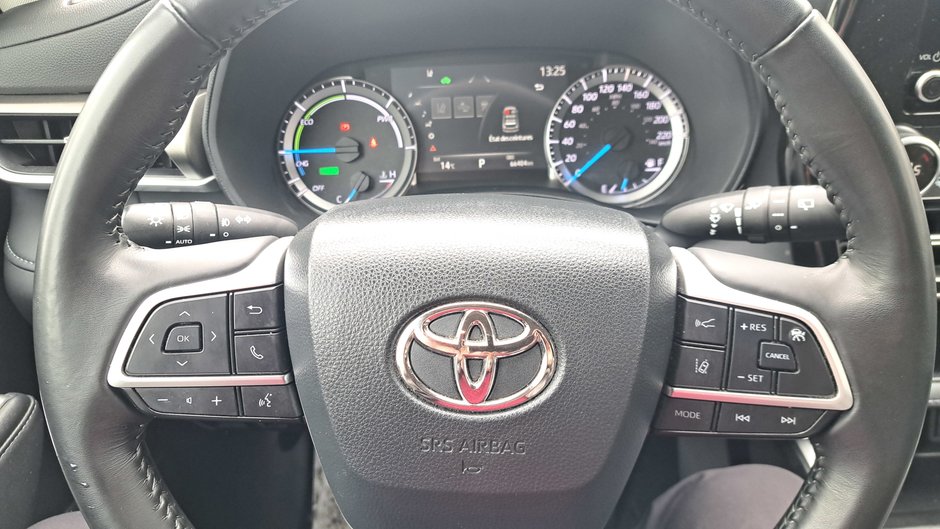 Toyota Highlander Hybrid LE 2023-10