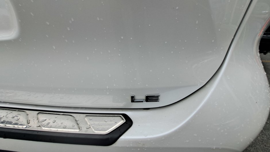 Toyota Highlander Hybrid LE 2023-36