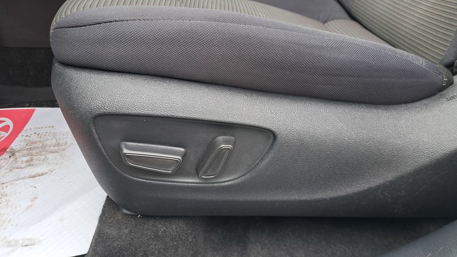Toyota Highlander Hybrid LE 2023-6