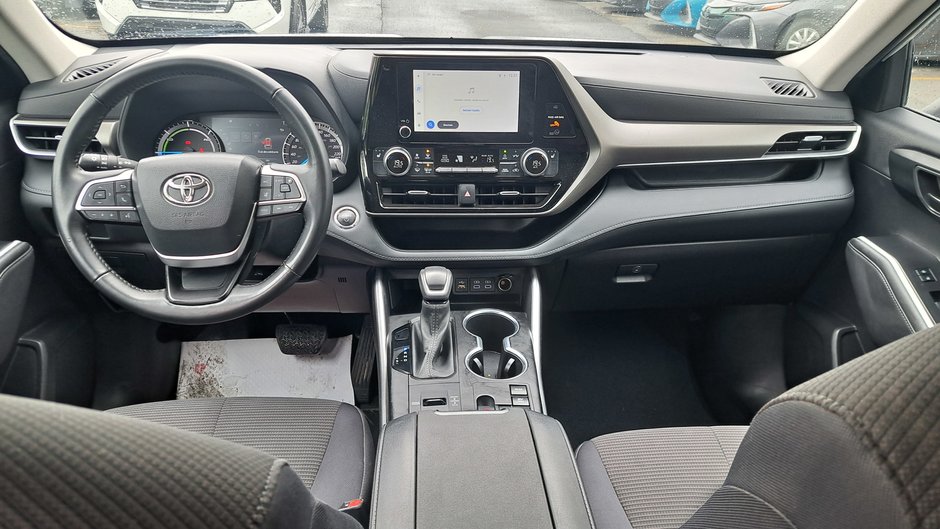 Toyota Highlander Hybrid LE 2023-31
