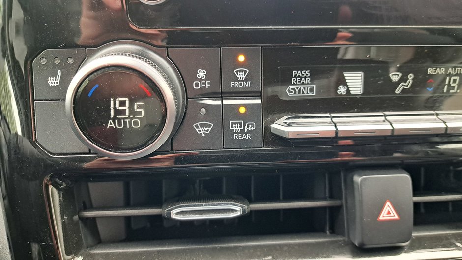 Toyota Highlander Hybrid LE 2023-20