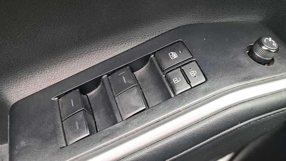 Toyota Highlander Hybrid LE 2023-25