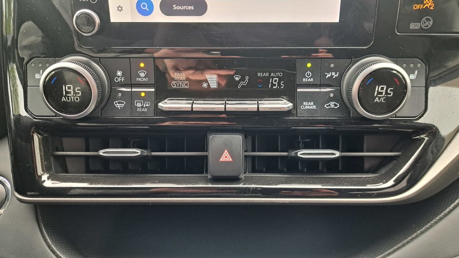 Toyota Highlander Hybrid LE 2023-19