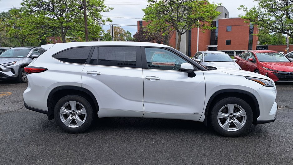 Toyota Highlander Hybrid LE 2023-2