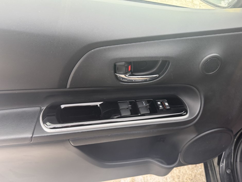 Toyota Prius c Upgrade 2019-9