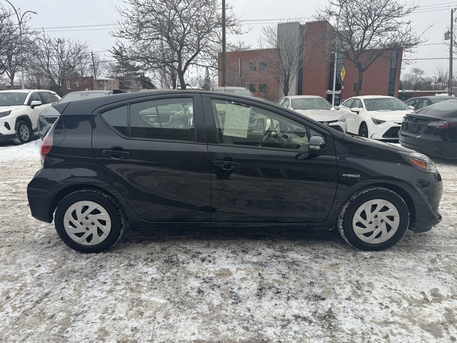 Toyota Prius c Upgrade 2019-17