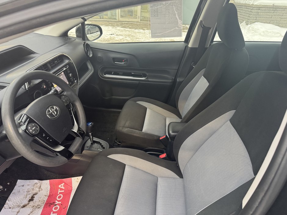 Toyota Prius c Upgrade 2019-18