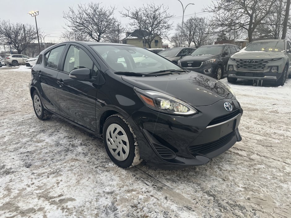 Toyota Prius c Upgrade 2019-16