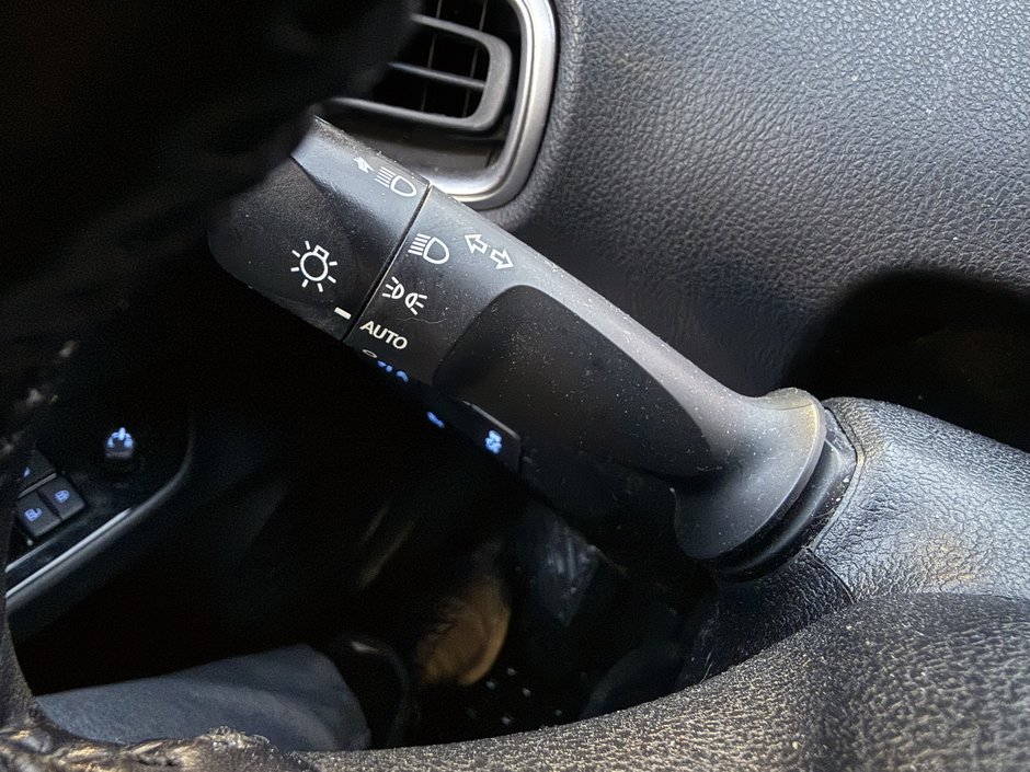 Toyota Prius Prime  2020-16