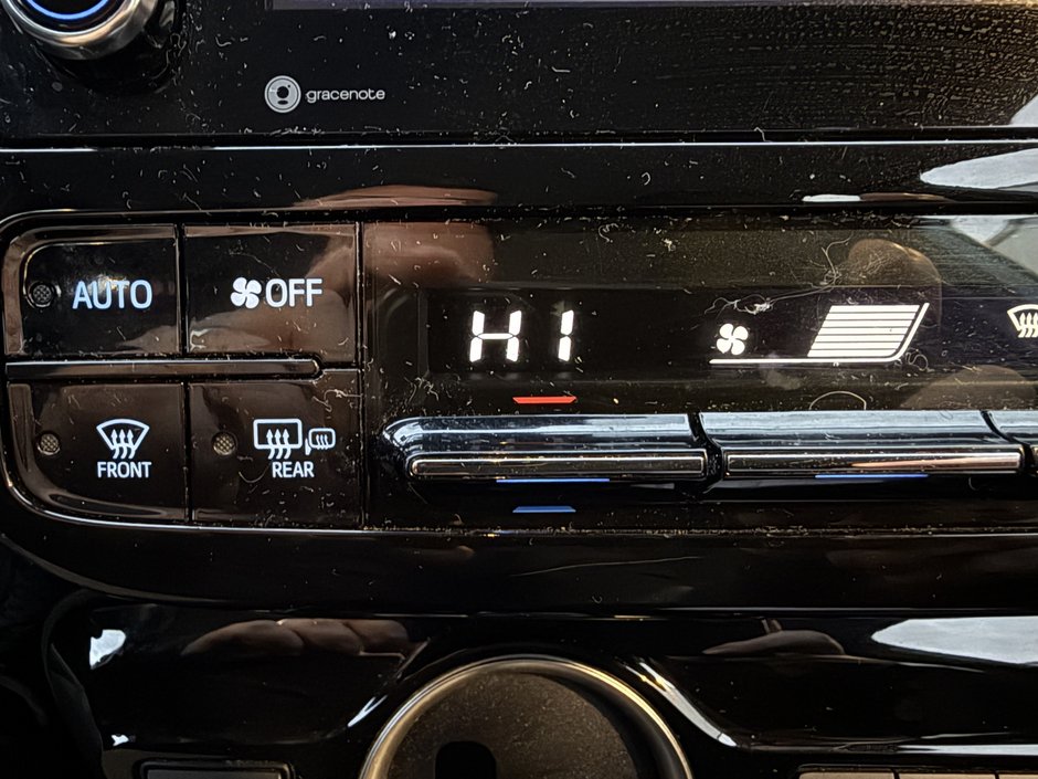 Toyota Prius Prime  2020-28