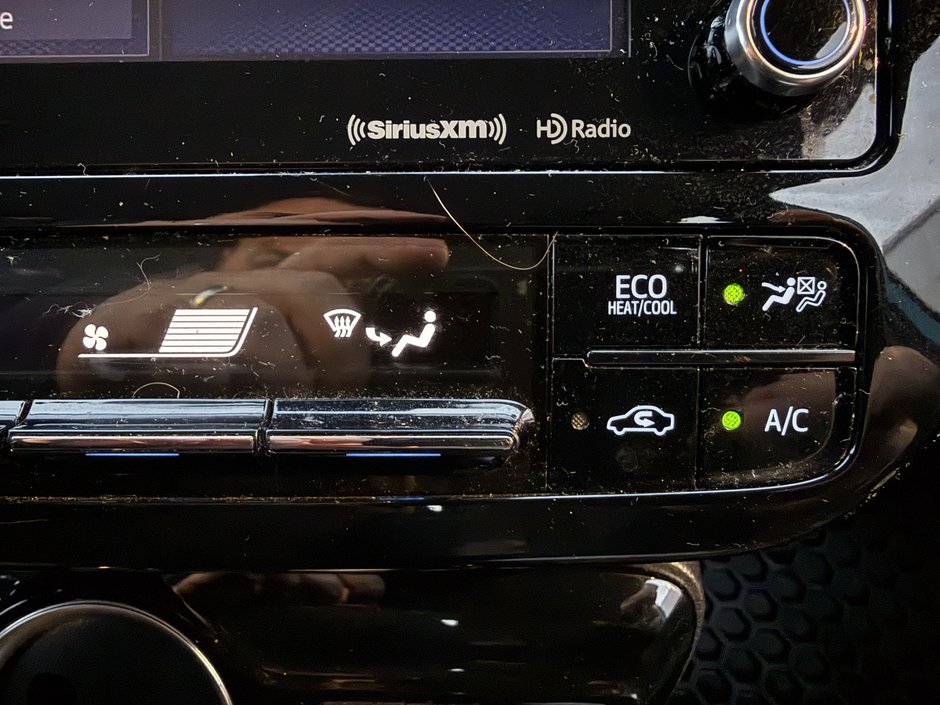 Toyota Prius Prime  2020-29