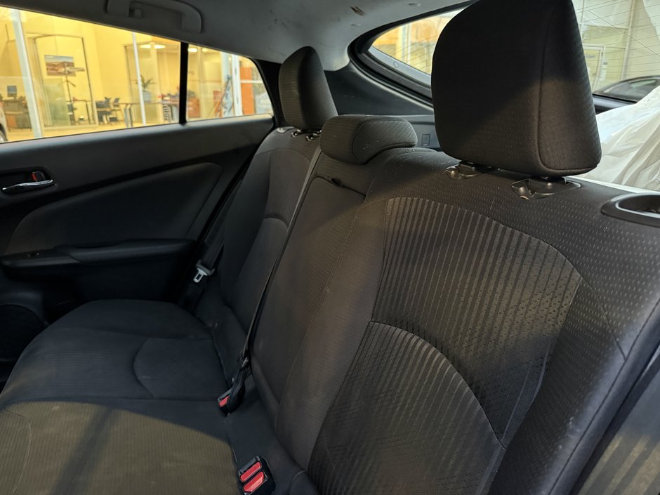 Toyota Prius Prime  2020-33