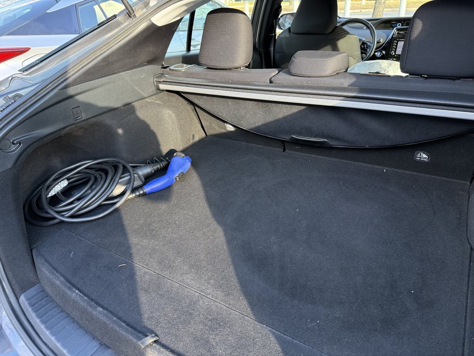 Toyota Prius Prime  2021-40