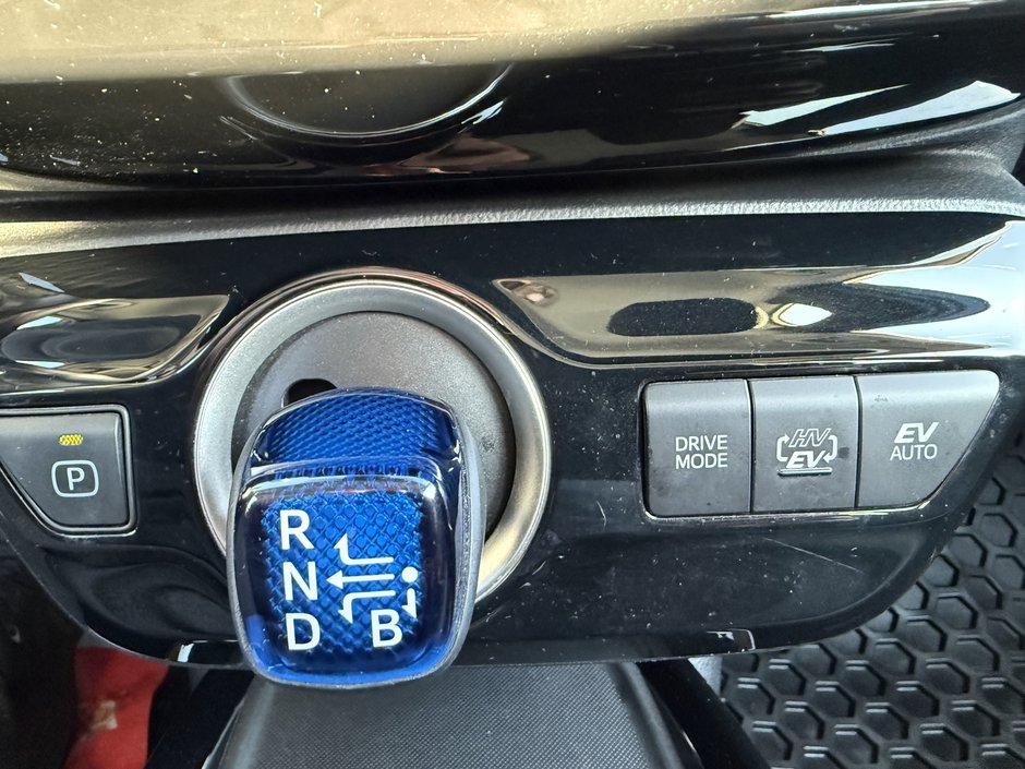 Toyota Prius Prime  2021-31