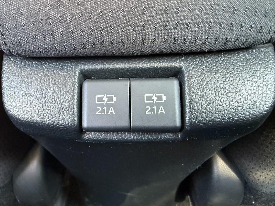 Toyota Prius Prime  2021-36