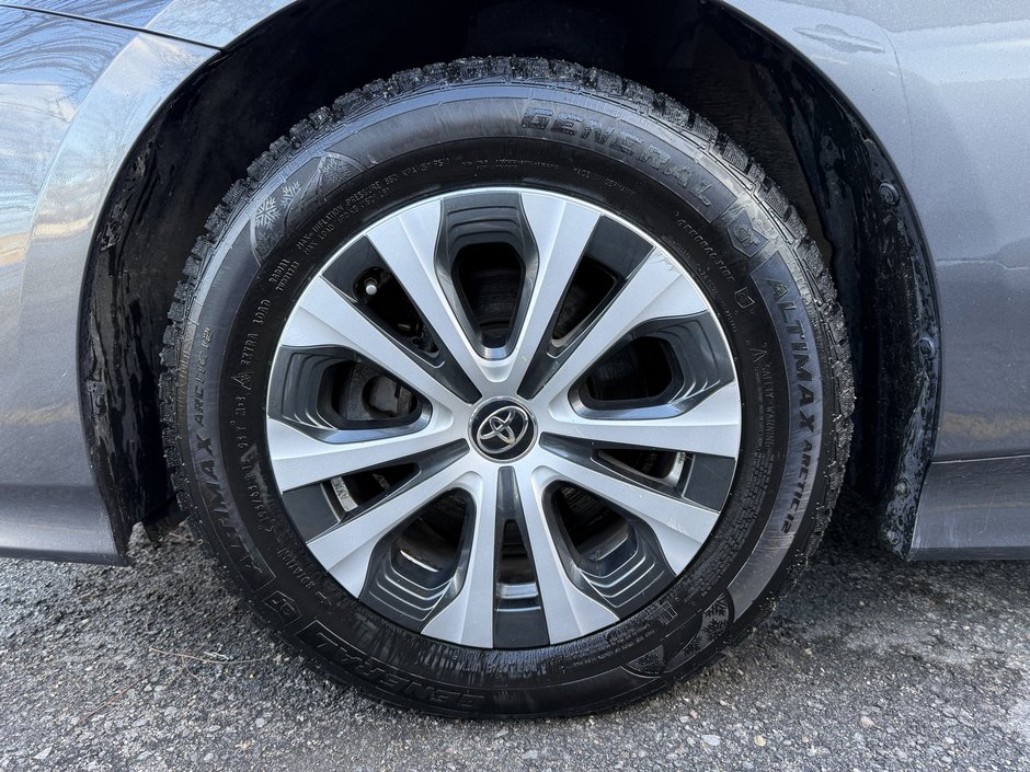 Toyota Prius Prime  2021-42