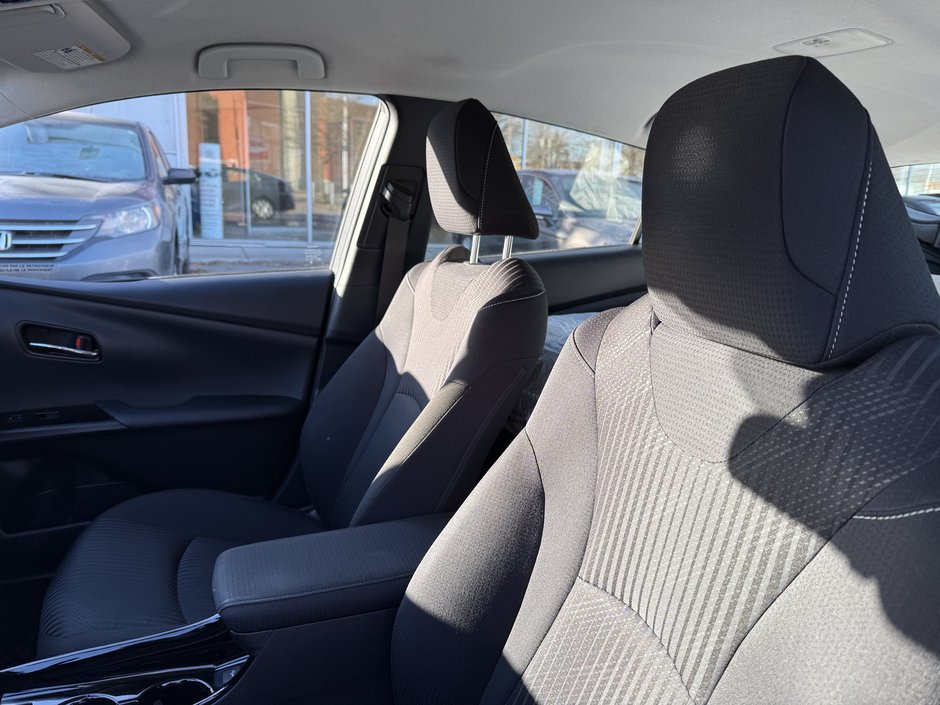 Toyota Prius Prime  2021-11