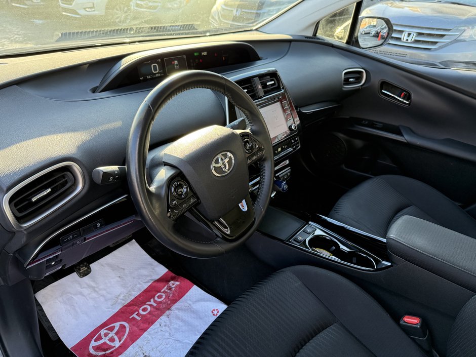 Toyota Prius Prime  2021-12