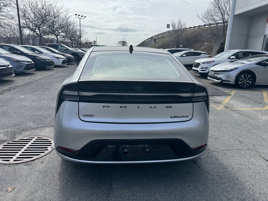 Toyota Prius Plug-in Hybrid XSE 2023-13