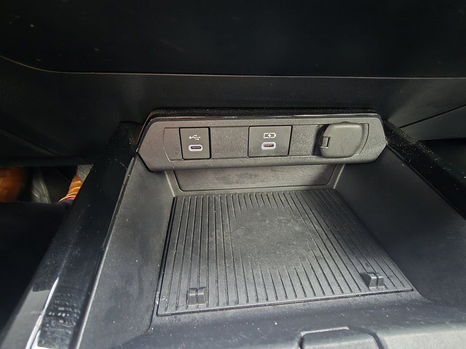 Toyota Prius Plug-in Hybrid XSE 2023-11