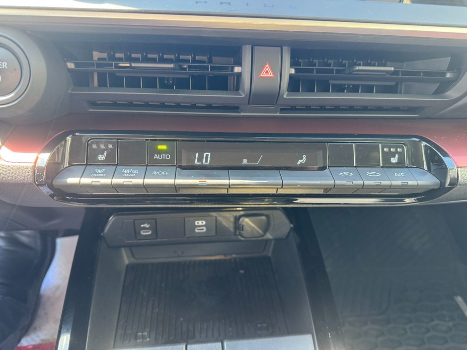 2023 Toyota Prius Prime SE-16